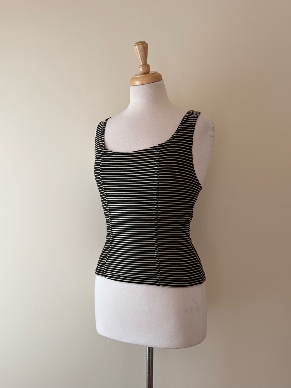 Jaipur 90s Black & Gold Stripe Stretch Tank | Vintage